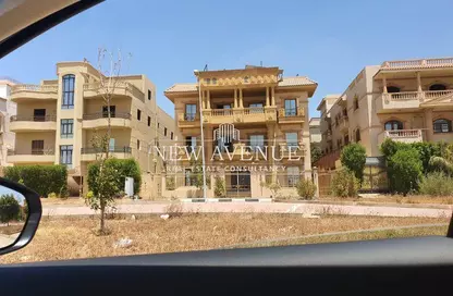 شقة - 2 غرف نوم - 2 حمامات للبيع في باتيو كازا - الباتيو - كمبوندات الشروق - مدينة الشروق - القاهرة