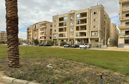 Apartment - 3 Bedrooms - 3 Bathrooms for sale in South Lotus - El Lotus - New Cairo City - Cairo