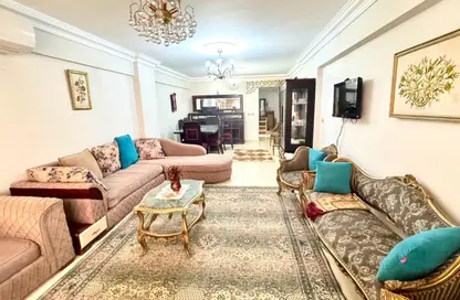 Apartment - 3 Bedrooms - 2 Bathrooms for rent in Madkhal Sharkt Al Nakhl Wa Al Handasa St. - Smouha - Hay Sharq - Alexandria