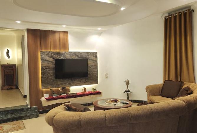 8176217 - Property Image 2