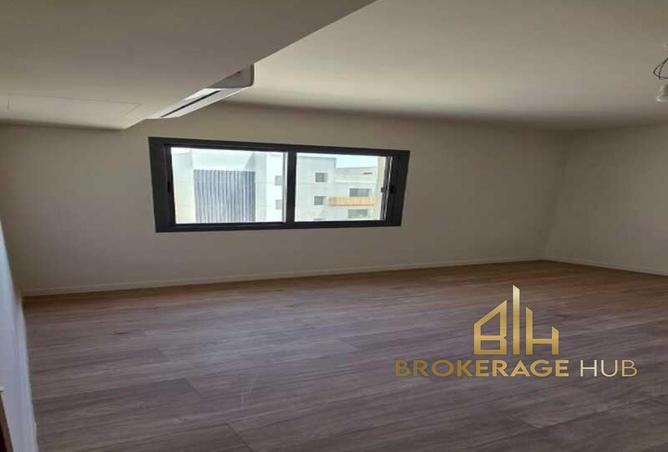 8024990 - Property Image 3