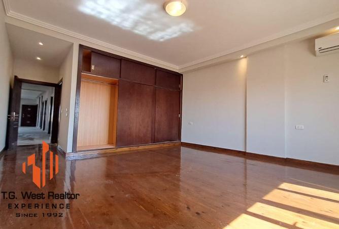 8047034 - Property Image 2