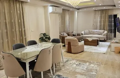 شقة - 3 غرف نوم - 3 حمامات للايجار في شارع عزت سلامة - المنطقة السادسة - مدينة نصر - القاهرة