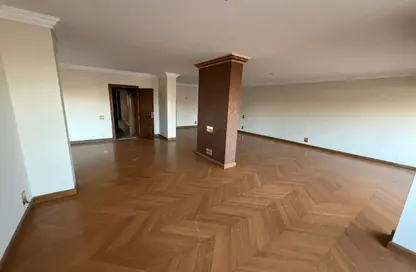 Apartment - 3 Bedrooms - 3 Bathrooms for rent in Al Dokki St. - Dokki - Giza Apartment - 3 Bedrooms - 3 Bathrooms for rent in Al Dokki St. - Dokki - Giza