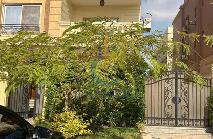 Duplex - 5 Bedrooms - 4 Bathrooms for sale in Area E - Ganoob El Acadimia - New Cairo City - Cairo