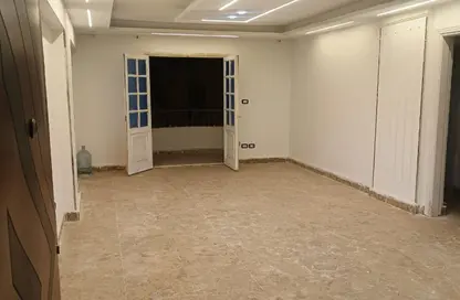 شقة - 3 غرف نوم - 1 حمام للبيع في الهضبة العليا - المقطم - القاهرة