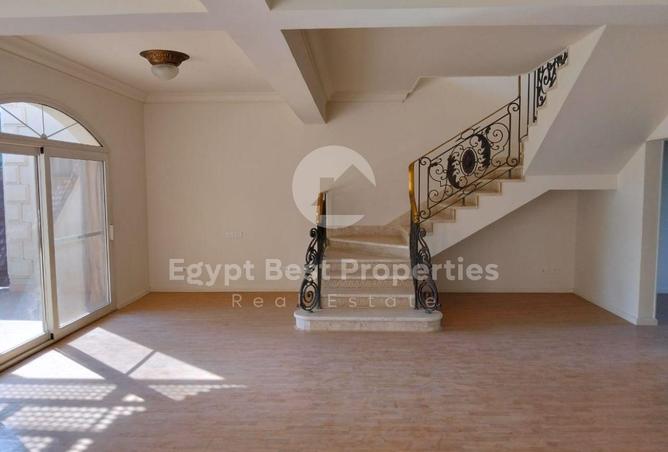 8045498 - Property Image 2