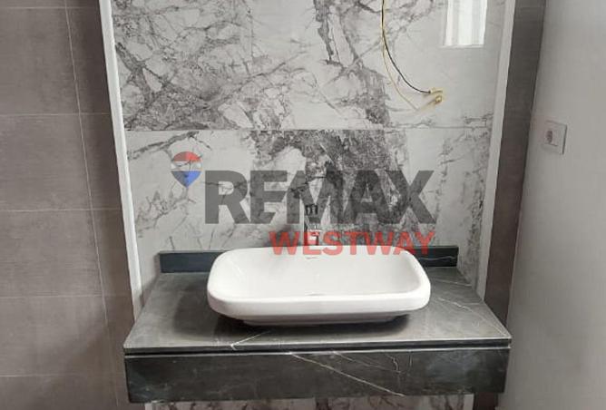 8331318 - Property Image 3