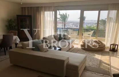 Apartment - 3 Bedrooms - 3 Bathrooms for sale in Uptown Cairo Road - Al Abageyah - El Khalifa - Cairo