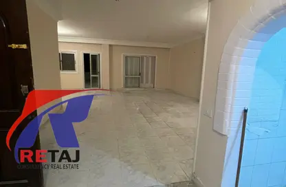 Apartment - 3 Bedrooms - 2 Bathrooms for rent in Dr Hassan Al Sherif St. - 8th Zone - Nasr City - Cairo