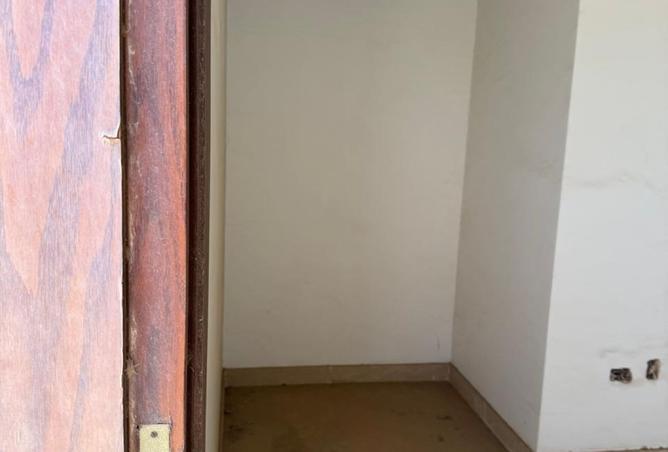 8195789 - Property Image 2