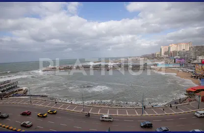 Apartment - 2 Bedrooms - 2 Bathrooms for sale in Al Geish Road - Glim - Hay Sharq - Alexandria