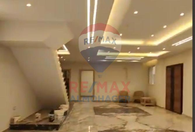 8189690 - Property Image 2