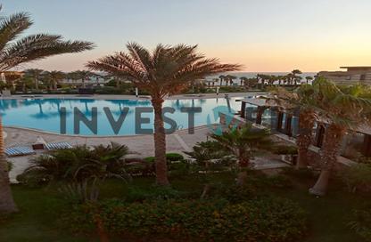 Chalet - 2 Bedrooms - 2 Bathrooms for sale in Ocean Blue - Al Ain Al Sokhna - Suez