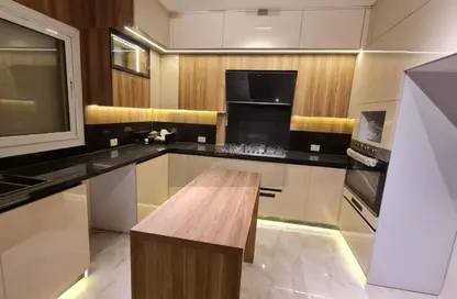 Apartment - 3 Bedrooms - 4 Bathrooms for sale in Lake View - 5th Settlement Compounds - The 5th Settlement - New Cairo City - Cairo