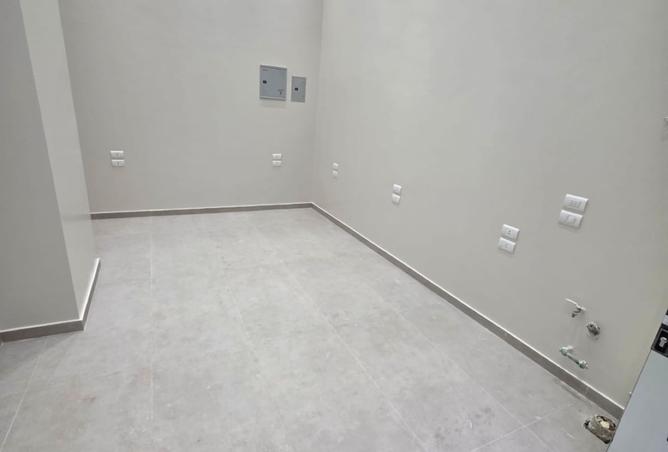 8381988 - Property Image 3