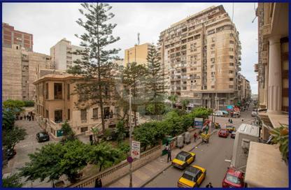 شقة - 3 غرف نوم - 2 حمامات للبيع في شارع مصطفي فهمي - جليم - حي شرق - الاسكندرية