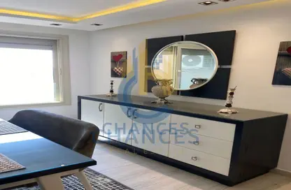 Apartment - 2 Bedrooms - 2 Bathrooms for sale in Cornish El Nile St. - Maadi - Hay El Maadi - Cairo