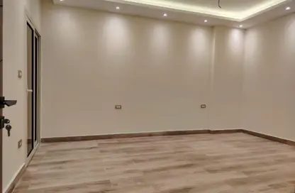 شقة - 3 غرف نوم - 3 حمامات للبيع في شارع عباس العقاد - المنطقة الأولى - مدينة نصر - القاهرة