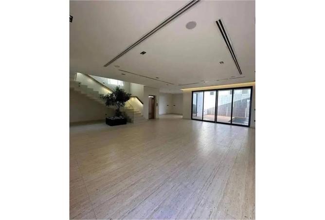 8047765 - Property Image 2