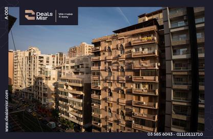 شقة - 5 غرف نوم - 2 حمامات للبيع في شارع بن حوقل - سان ستيفانو - حي شرق - الاسكندرية