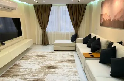 Apartment - 2 Bedrooms - 2 Bathrooms for sale in El Mahkama Square - Heliopolis - Masr El Gedida - Cairo