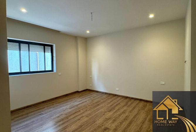 8101939 - Property Image 3