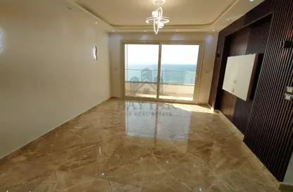 Apartment - 2 Bedrooms - 2 Bathrooms for sale in Al Geish Road - Camp Chezar - Hay Wasat - Alexandria