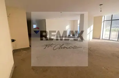 معرض - استوديو - 8 حمامات للبيع في شارع العروبة - الماظة - مصر الجديدة - القاهرة