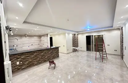 Apartment - 4 Bedrooms - 2 Bathrooms for rent in Eighth Sector - Zahraa El Maadi - Hay El Maadi - Cairo