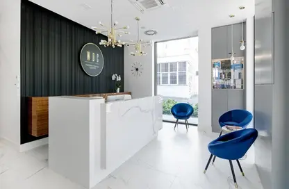 Clinic - Studio - 2 Bathrooms for sale in Central Avenue - 2nd District - Sheikh Zayed City - Giza