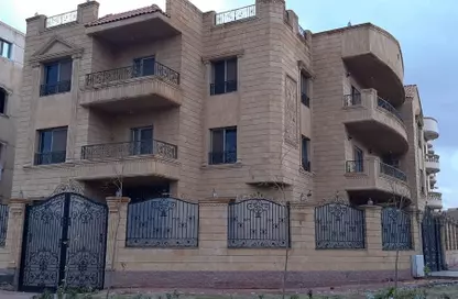 Apartment - 5 Bedrooms - 3 Bathrooms for rent in Ganoob El Acadimia - New Cairo City - Cairo
