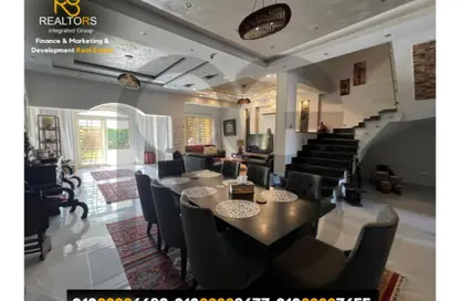 Townhouse - 4 Bedrooms - 4 Bathrooms for sale in Royal Meadows - Sheikh Zayed Compounds - Sheikh Zayed City - Giza