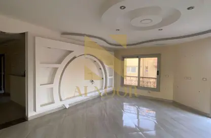 شقة - 3 غرف نوم - 2 حمامات للايجار في اوبرا سيتي - الحي السادس - الشيخ زايد - الجيزة