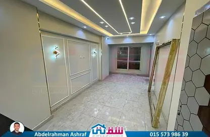 شقة - 3 غرف نوم - 2 حمامات للبيع في سابا باشا - حي شرق - الاسكندرية