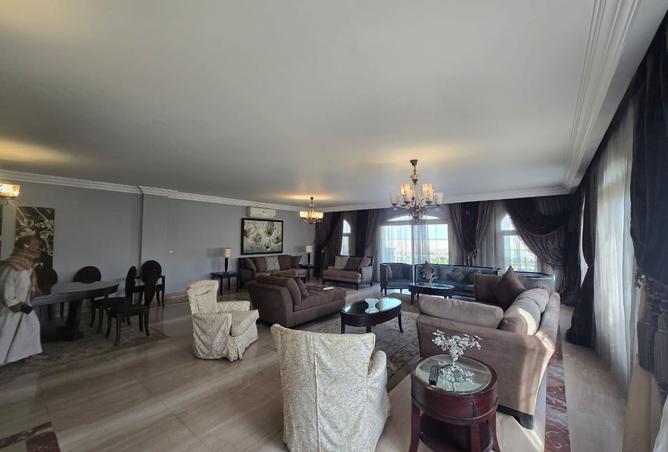 8065000 - Property Image 2