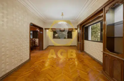 Apartment - 4 Bedrooms - 3 Bathrooms for sale in Adn St. - Mohandessin - Giza