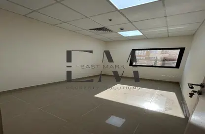Clinic - Studio - 1 Bathroom for rent in Service Road - Ganoob El Acadimia - New Cairo City - Cairo