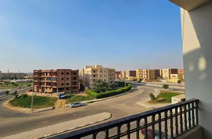 شقة - 3 غرف نوم - 2 حمامات للايجار في المنطقة الثانية - مدينة الشروق - القاهرة