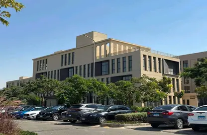 بناية كاملة - استوديو - 4 حمامات للبيع في ديستريكت 5 - كمبوندات التجمع الخامس - التجمع الخامس - مدينة القاهرة الجديدة - القاهرة