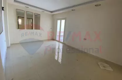 Apartment - 4 Bedrooms - 2 Bathrooms for rent in Khaled Ibn Alwaleed St. - Sidi Beshr - Hay Awal El Montazah - Alexandria