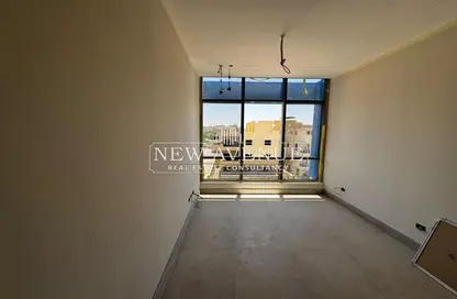 Clinic - Studio - 1 Bathroom for sale in Mohamed Naguib Axis - North Investors Area - New Cairo City - Cairo