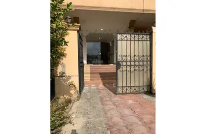 Roof - 4 Bedrooms - 4 Bathrooms for sale in Al Narges - New Cairo City - Cairo