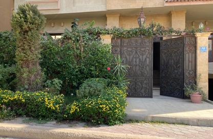 Apartment - 3 Bedrooms - 3 Bathrooms for rent in Ganoob El Acadimia - New Cairo City - Cairo