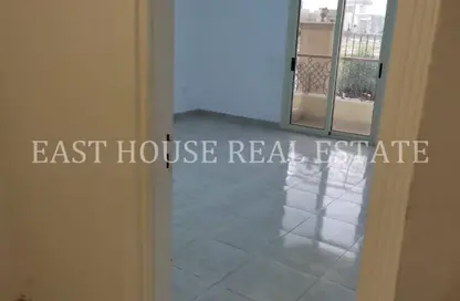 Apartment - 3 Bedrooms - 3 Bathrooms for rent in Ganoob El Acadimia - New Cairo City - Cairo