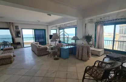 Apartment - 3 Bedrooms - 3 Bathrooms for sale in Al Geish Road - El Mandara - Hay Than El Montazah - Alexandria