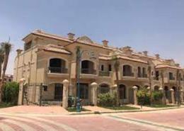 تاون هاوس - 4 غرف نوم - 4 حمامات for للبيع in الباتيو 5 ايست - الباتيو - كمبوندات الشروق - مدينة الشروق - القاهرة
