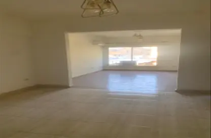 Apartment - 2 Bedrooms - 1 Bathroom for rent in Garden City - Cairo