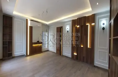 Office Space - Studio - 6 Bathrooms for rent in Gameat Al Dewal Al Arabeya St. - Mohandessin - Giza