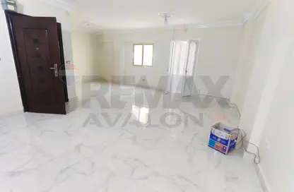 Apartment - 3 Bedrooms - 1 Bathroom for rent in Moharam Bek - Hay Wasat - Alexandria